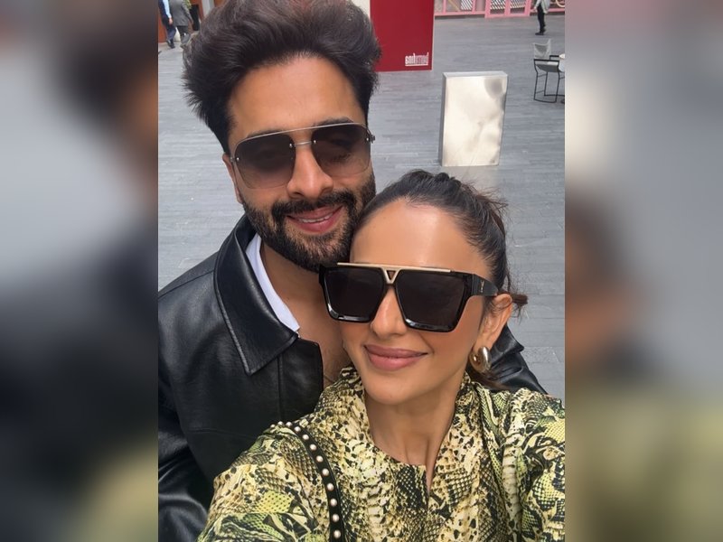 Rakul Preet Singh, Jackky Bhagnani take their first drive in an AI driven car: We were scared
