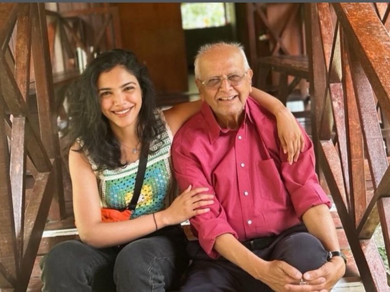Shriya Pilgaonkar honors grandfather Ajoba with heartwarming tribute on his 88th birthday