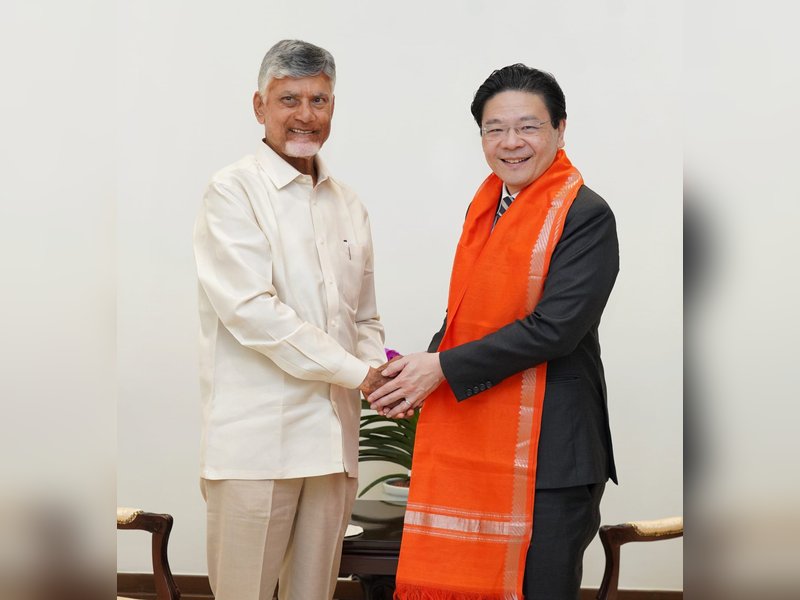 Andhra CM Chandrababu Naidu calls on Singapore PM, discusses new opportunities for partnership