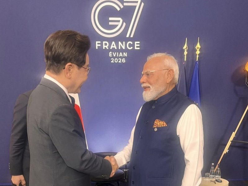 PM Modi meets South Korean Prez, vows stronger cooperation in trade and futuristic sectors (Photo: @narendramodi/X)