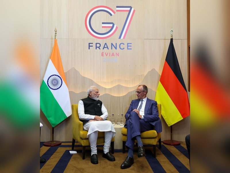 जी-7 सम‍िट: पीएम मोदी और जर्मन चांसलर मर्ज की अहम मुलाकात, व्यापार और रक्षा सहयोग बढ़ाने पर हुई चर्चा