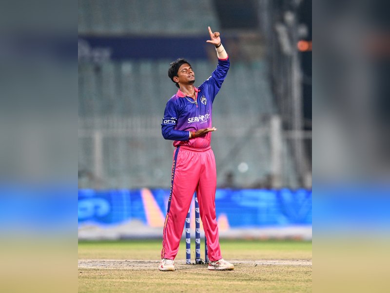Siliguri Strikers seal last semifinal spot as Season 3 enters decisive phase in the Bengal T20 League in Eden Gardens on Wednesday. Photo credit: CAB