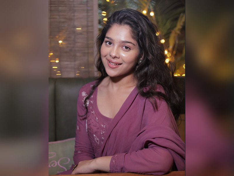 Niharika Chouksey shares why shooting Honeymoon Track with Sharad Kelkar special