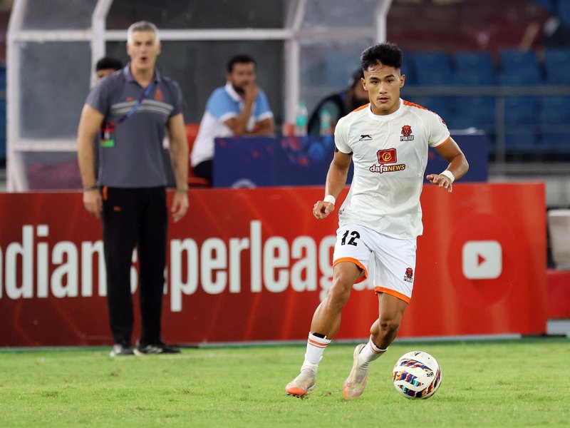 Khaimingthang Lhungdim signs three-year contract extension with Punjab FC. 