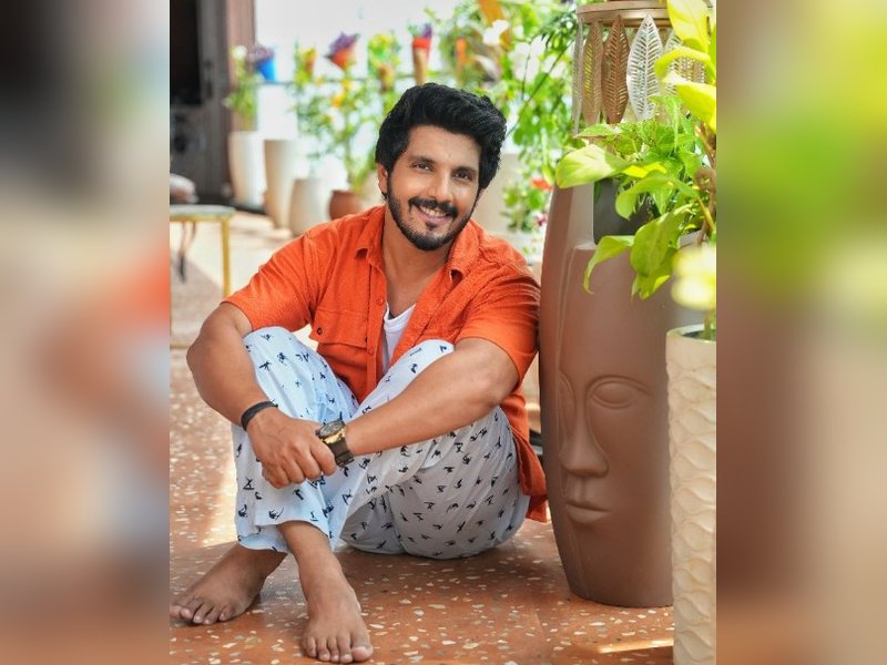 बच्चे तकनीक से ज्यादा वास्तविक जीवन के अनुभवों से सीखें, एक्टर कंवर ढिल्लों ने पिता की दी सीख दोहराई 