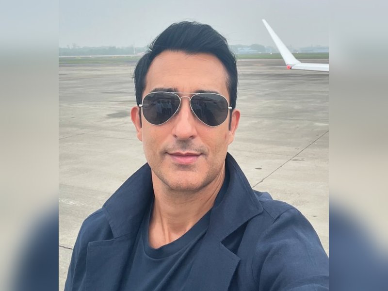 सुपरस्टार पिता के बेटे होकर भी बॉलीवुड से दूर रहा बचपन, राहुल खन्ना ने खुद बताई थी वजह