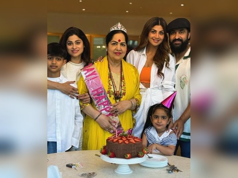 Shilpa Shetty pens b’day note for mother: Nothing makes me happier than seeing you smile