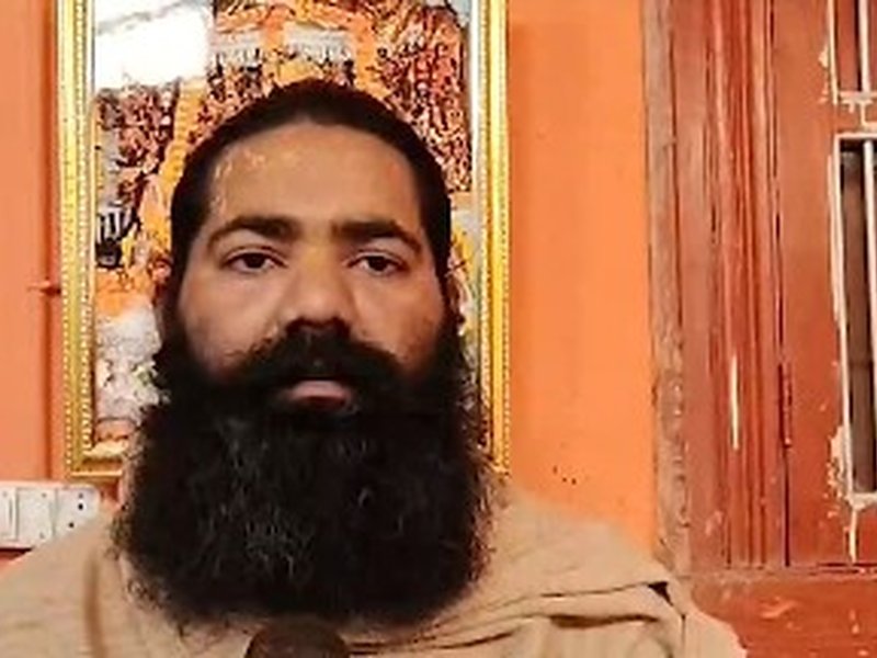 राम मंदिर चढ़ावा विवाद: महंत संजय दास ने जताया एसआईटी पर भरोसा, अभिषेक दास ने उठाया हनुमान प्रतिमा का मुद्दा
