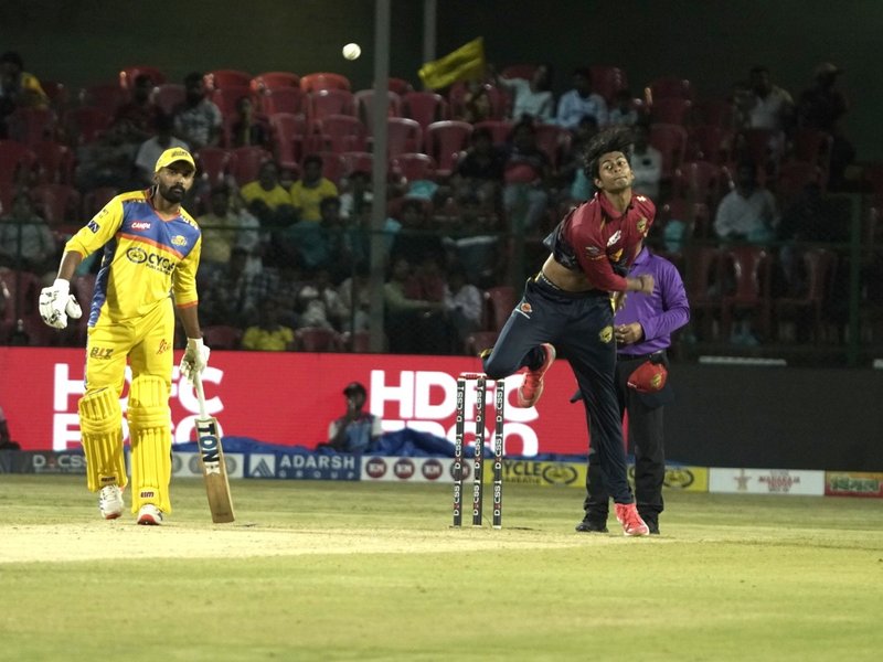 Young Punja masterminds Shivamogga Yodhas victory over Mysore Warriors while Bengaluru Blasters beat Gulbarga Mystics by six wickets in the Maharaja Trophy KSCA T20 tournament in Mysuru on Saturday. Photo credit: KSCA
