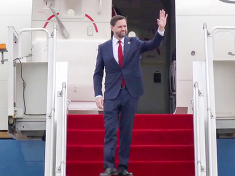 US Vice President JD Vance arrives in Switzerland for talks with Iran 