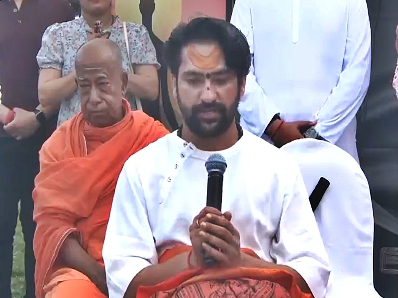 From Sri Lanka, Bageshwar Dham seer calls yoga a bridge for humanity