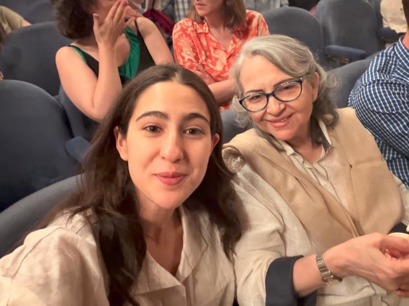 Sharmila Tagore reunites with ex DIL Amrita Singh at theatre play, Sara Ali Khan calls them ‘OG legends’