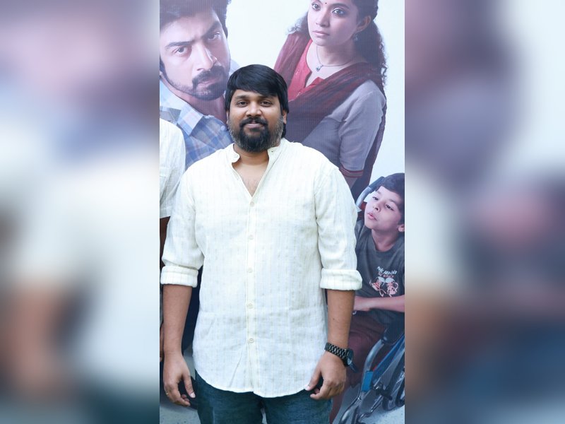  'Con City' director Harish Durairaj breaks down on stage; Thank his wife for standing by him! (Photo Credit: IANS/PR)