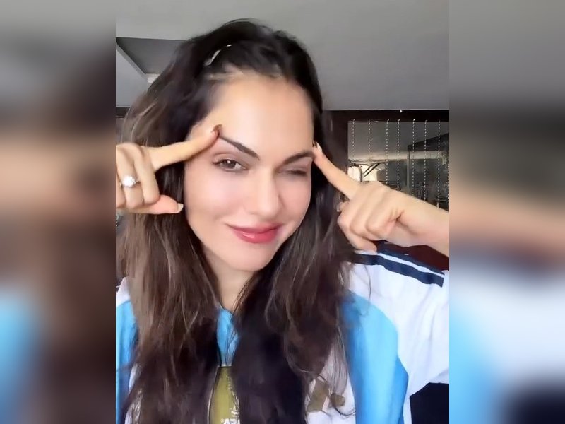 Isha Koppikar turns cheerleader for Argentina at FIFA WC: Special shoutout to blue, white army
