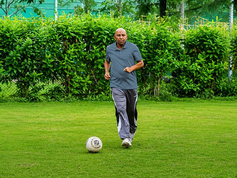 सैयद शाहिद हाकिम: पिता के नक्शे-कदमों पर चलकर बनाई फुटबॉल में पहचान, इंटरनेशनल रेफरी भी बने