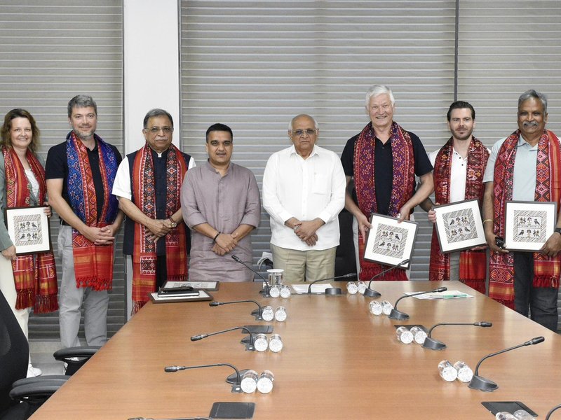 गुजरात: वर्ल्ड एथलेटिक्स के प्रतिनिधिमंडल ने सीएम भूपेंद्र पटेल और डिप्टी सीएम हर्ष संघवी से की भेंट