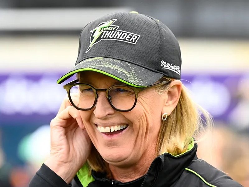 Keightley signs 2-year extension with Sydney Thunder as WBBL head coach