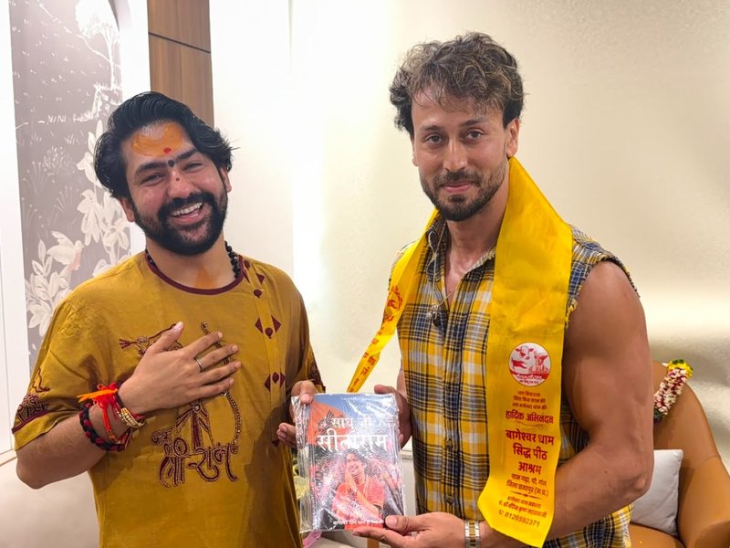 Tiger Shroff meets Bageshwar Sarkar, discuss societal welfare 