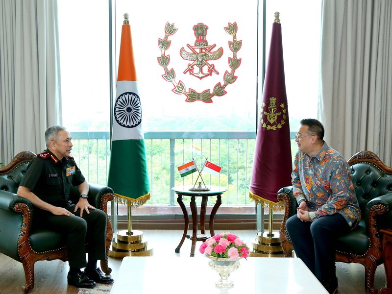 Singapore envoy, CDS General Raja Subramani discuss bilateral defence ties