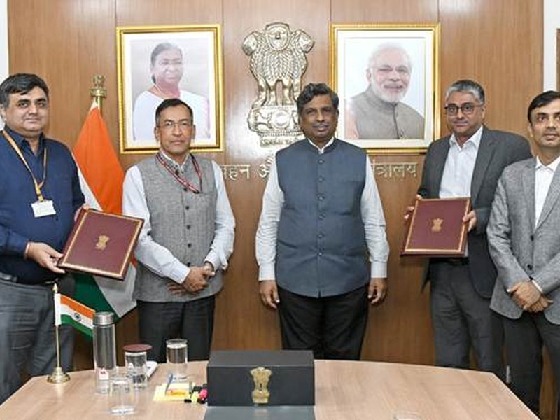 Govt signs agreement with DICV for replacement of old trucks and buses in Delhi-NCR