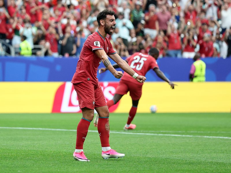 Michael Carrick backs Bruno Fernandes’ commitment to Manchester United, saying he will continue as captain 