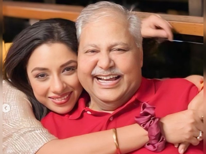 Rupali Ganguly, Deven Bhojani get emotional, say ‘Wish Satish Shah was there to receive the Padma Shri himself’