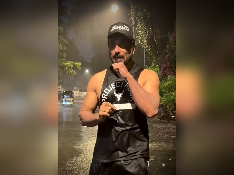 Sonu Sood relives his childhood as he enjoys Mumbai’s first rain