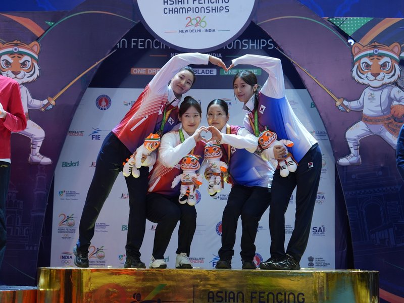 Japan wins Men's Foil team gold while Korea bags Women's Epee team title in the 26th Asian Senior Fencing Championship at Bharat Mandapam in New Delhi on Wednesday. Photo credit: BFI