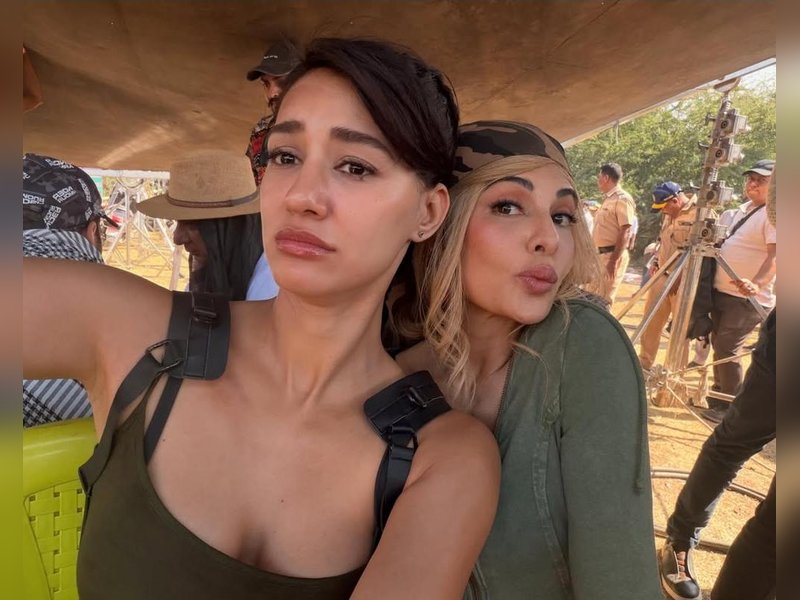 Disha Patani drops girl gang memories from the sets, Mouni Roy comments