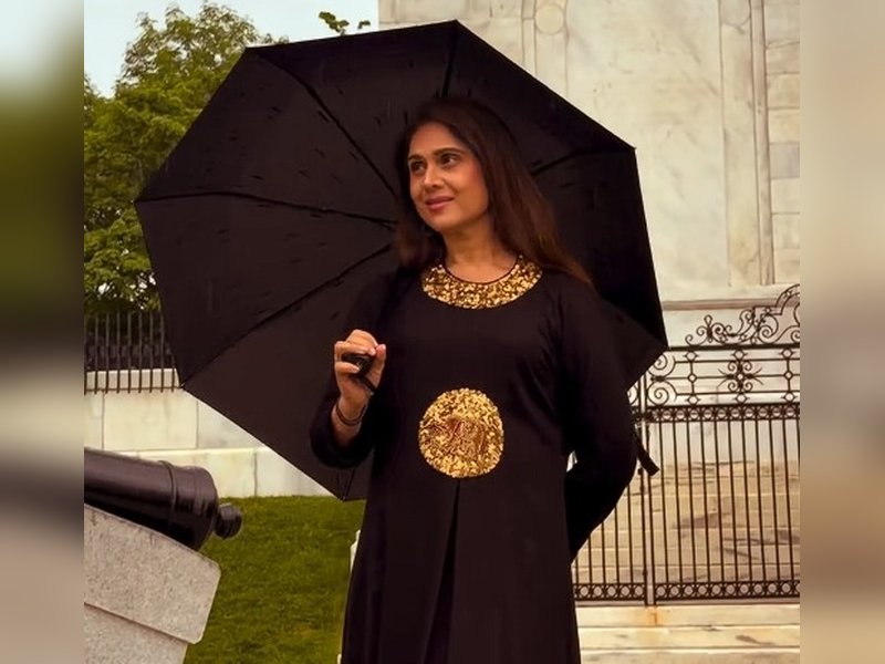 Meenakshi Seshadri enjoys rainy day in Boston as Mumbai welcomes Monsoon
