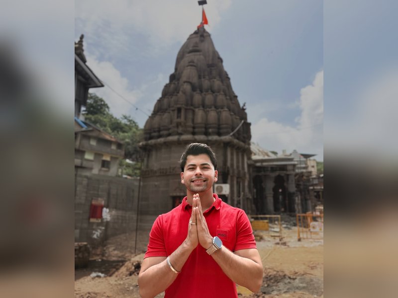 Siddharth Nigam seeks blessings at revered Bhimashankar Temple