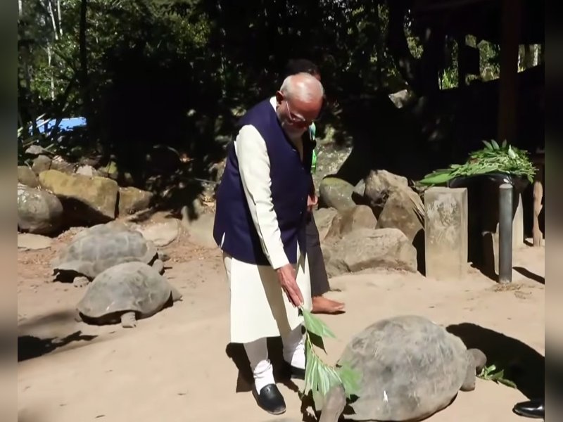 PM Modi visits Seychelles National Botanical Garden, meets world’s oldest living land animal