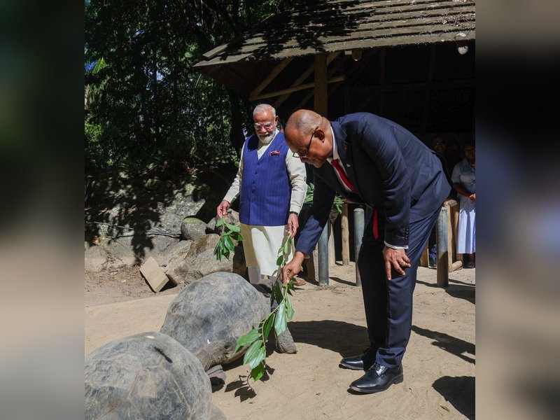 In Seychelles, PM Modi highlights Aldabra Giant Tortoise's India connection (Ld)