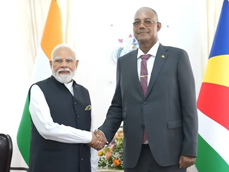 PM Modi holds bilateral talks with Seychelles President Patrick Herminie 