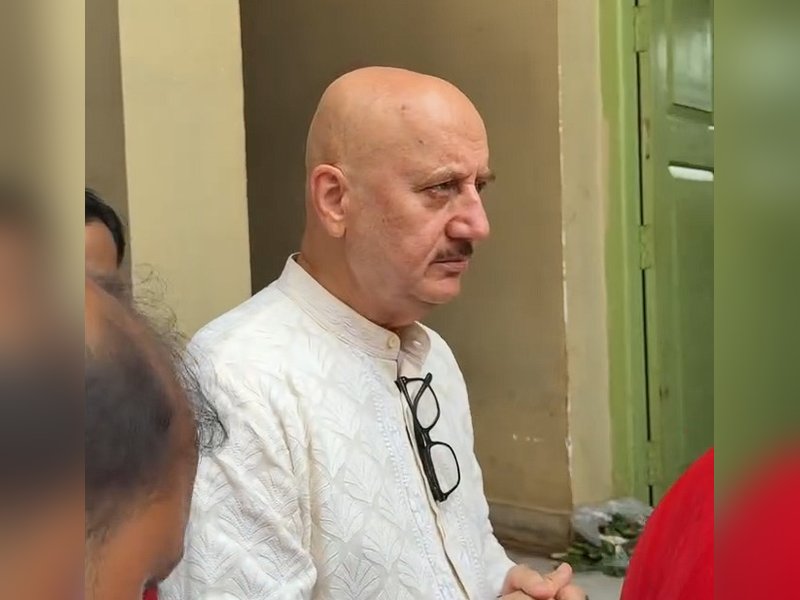 Anupam Kher prays for 'health, happiness, & peace' at the Kalighat Kali Temple in Kolkata