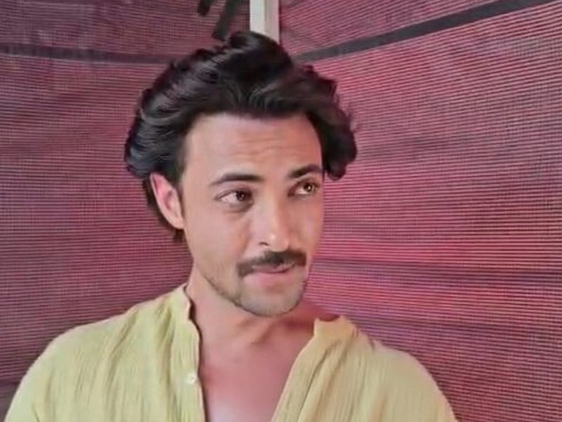 काशी के विकास पर अभिनेता आयुष शर्मा बोले, 'पीएम मोदी के नेतृत्व में बदल रही है बनारस की तस्वीर'
