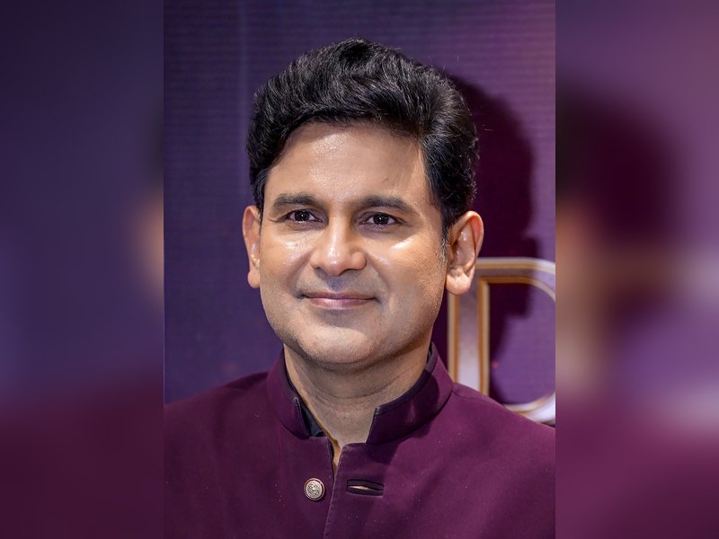 Mumbai: Indian lyricist and poet Manoj Muntashir attends spiritual orator and singer Jaya Kishori's divine concert in Mumbai, Maharashtra, on Sunday, June 28, 2026. (Photo: IANS)