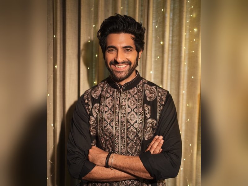 Akshay Oberoi calls working with Shah Rukh Khan in ‘King’ surreal