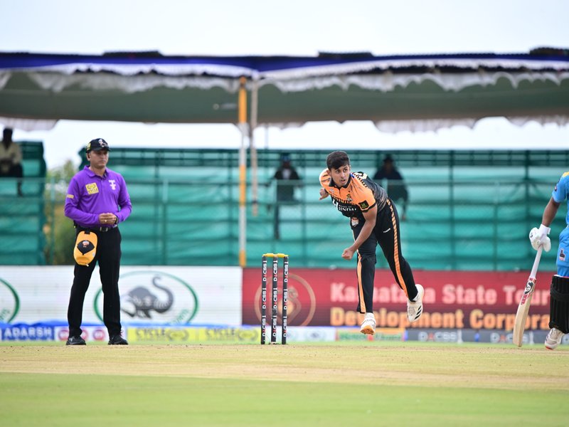 Young Vaibhav Sharma bowls Hubli Tigers to fine victory over Gulbarga Mystics in the Maharaja Trophy KSCA T20 tournament in Hubballi on Monday. Photo credit: KSCA