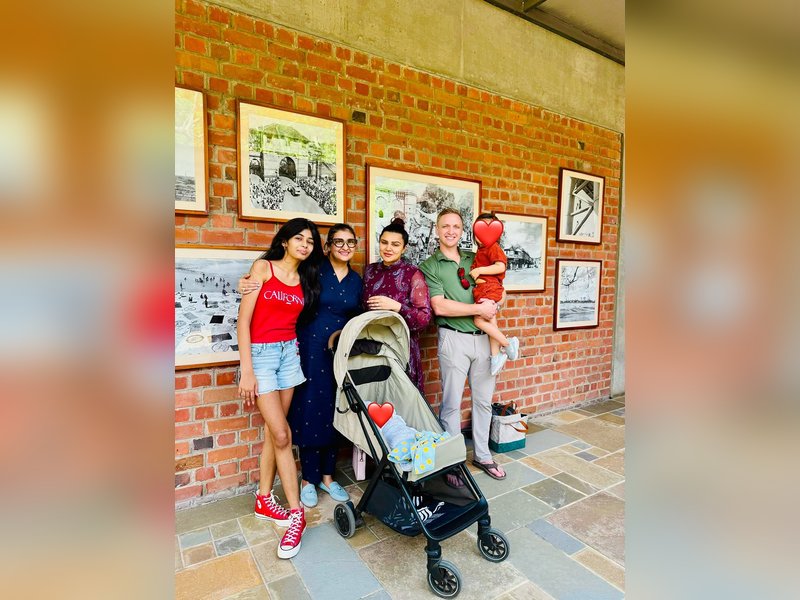 ‘Kumkum’ fame Juhi Parmar shares special reunion moments with Aashka Goradia, says ‘our hearts felt full’