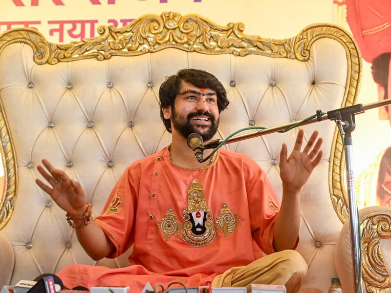 पश्चिम बंगाल में धीरेंद्र शास्त्री की सीएम सुवेंदु अधिकारी से तीन प्रमुख मांग, बोले-अब दंगे नहीं, हर-हर गंगे होना चाहिए