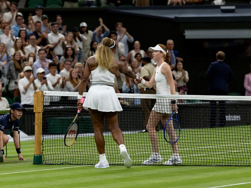 Wimbledon: Joint holds nerve to derail Serena's comeback