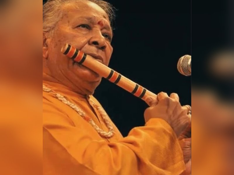 Jackie Shroff thanks Pandit Hariprasad Chaurasia for his unforgettable 'Hero' flute melody