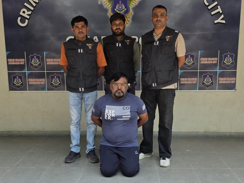 'I have contacts in ED, CBI': Gujarat man held for taking Rs 3.18 crore to 'free' seized cash