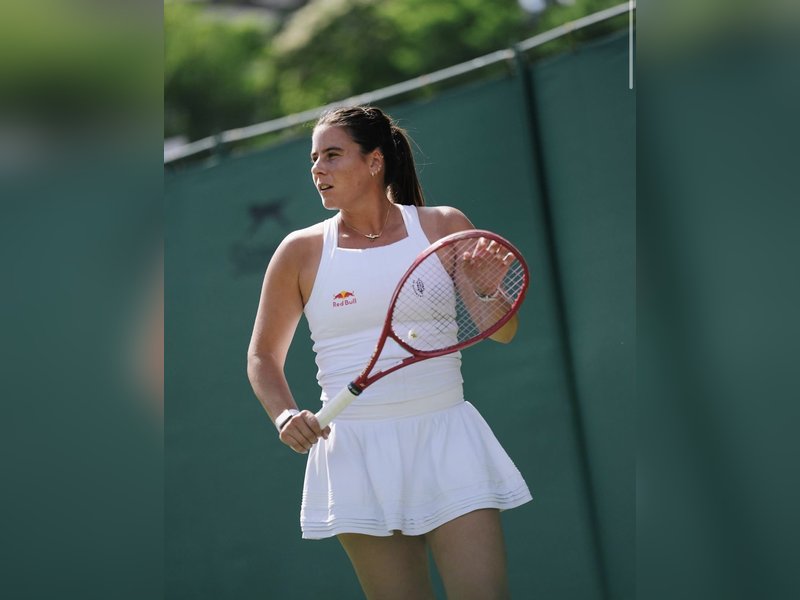 Marie Bouzkova and Emma Navarro advance to Ladies' Singles third round with contrasting wins in Wimbledon 2026 at the All England Club in London on Thursday. Photo credit: Wimbledon