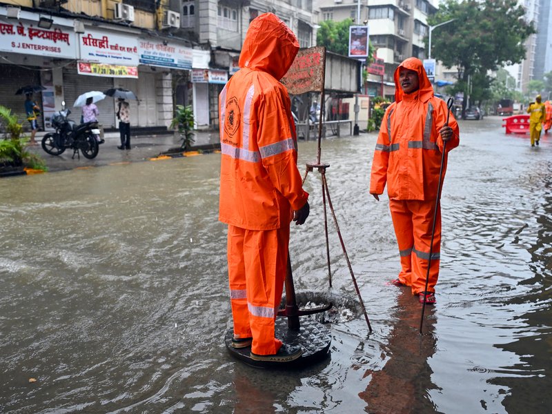 Heavy rain ravages Maharashtra: 13 dead, 10 injured, 'Red Alert' issued for hill stations
