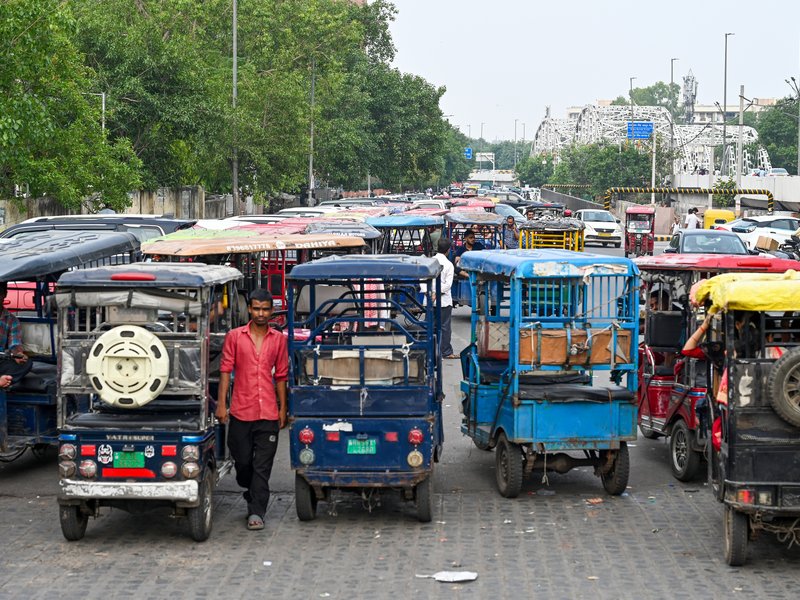 Govt invites bids for giga-scale ACC battery manufacturing facilities with 10 GWh capacity