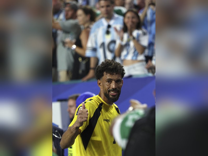 World Cup hero Vozinha set for Colo Colo move after agreement reached