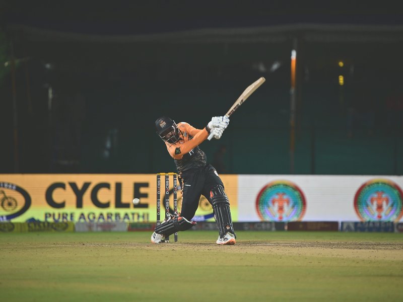 Praveen Dubey guides Bengaluru Blasters to a thrilling last-ball win over Hubli Tigers in the Maharaja Trophy KSCA T20 tournament in Hubballi on Friday. Photo credit: KSCA