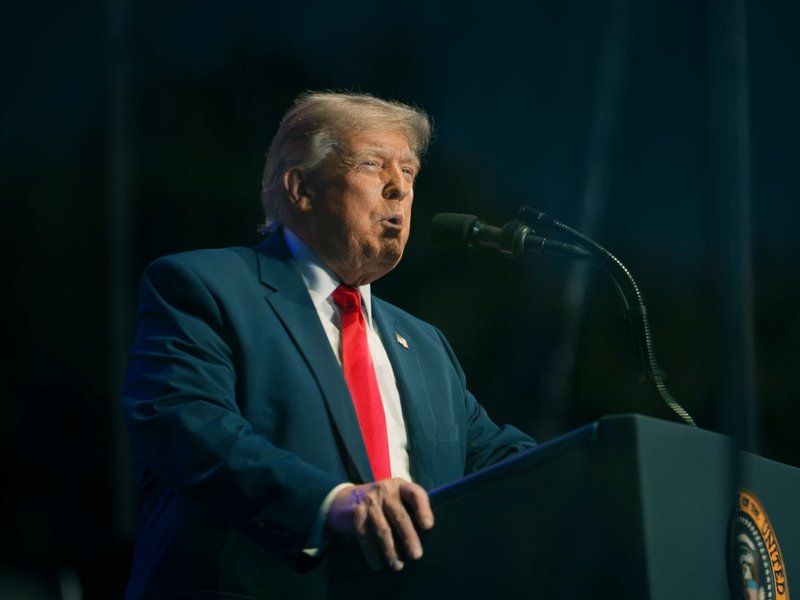 Trump vows to defend constitutional rights
